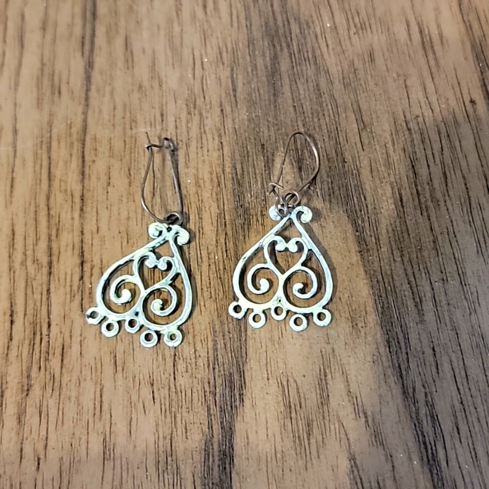NWOT Plunder Earrings